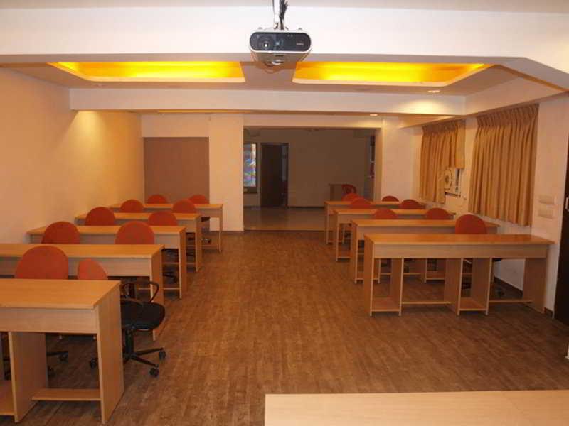Hotel Maan Residency Ahmedabad Eksteriør bilde