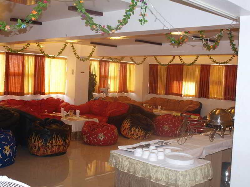 Hotel Maan Residency Ahmedabad Eksteriør bilde