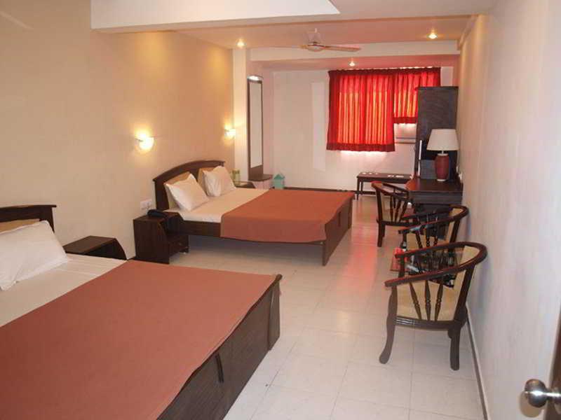 Hotel Maan Residency Ahmedabad Eksteriør bilde